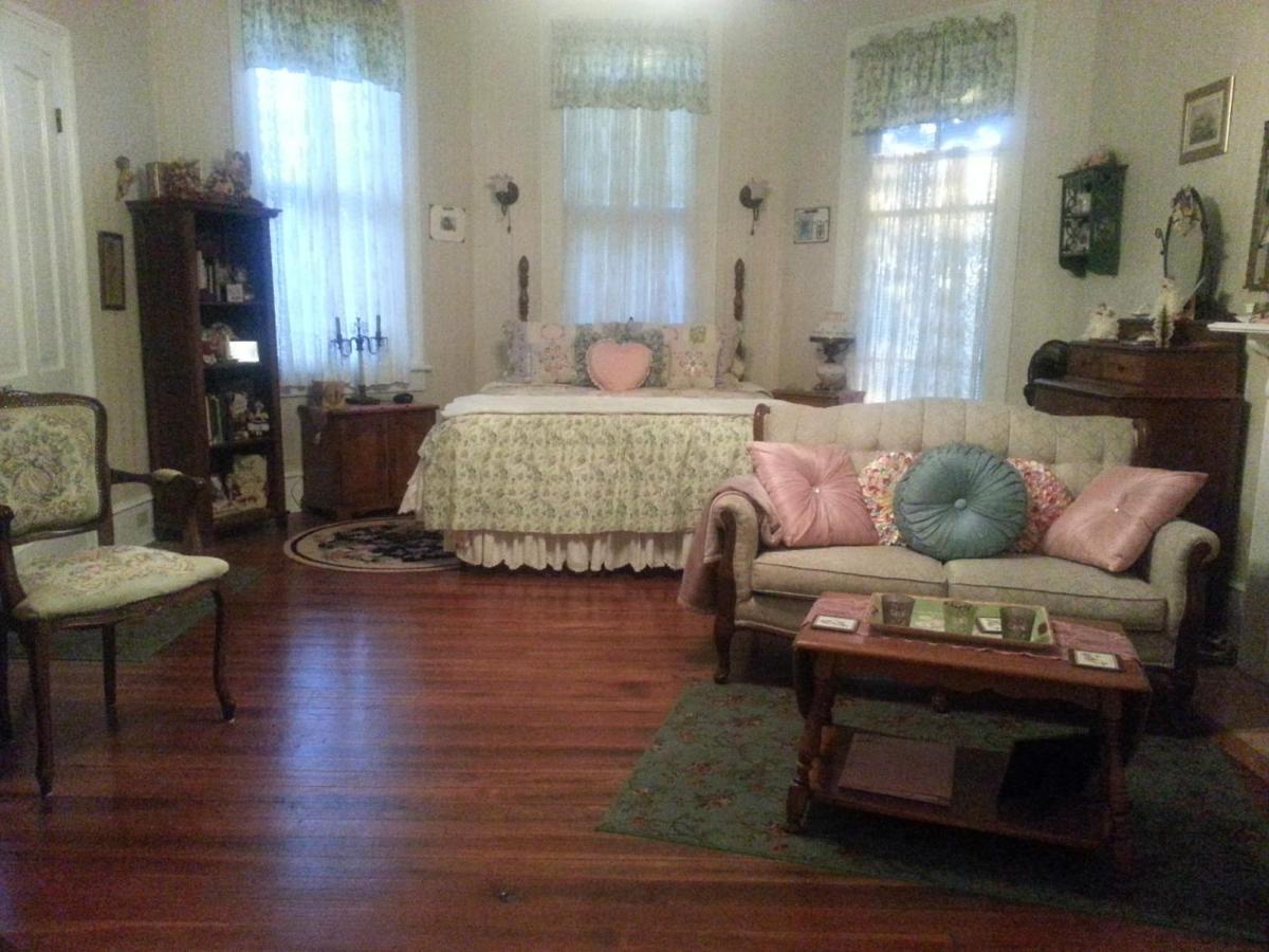 Holly House Of Hamilton Bed & Breakfast Ruang foto