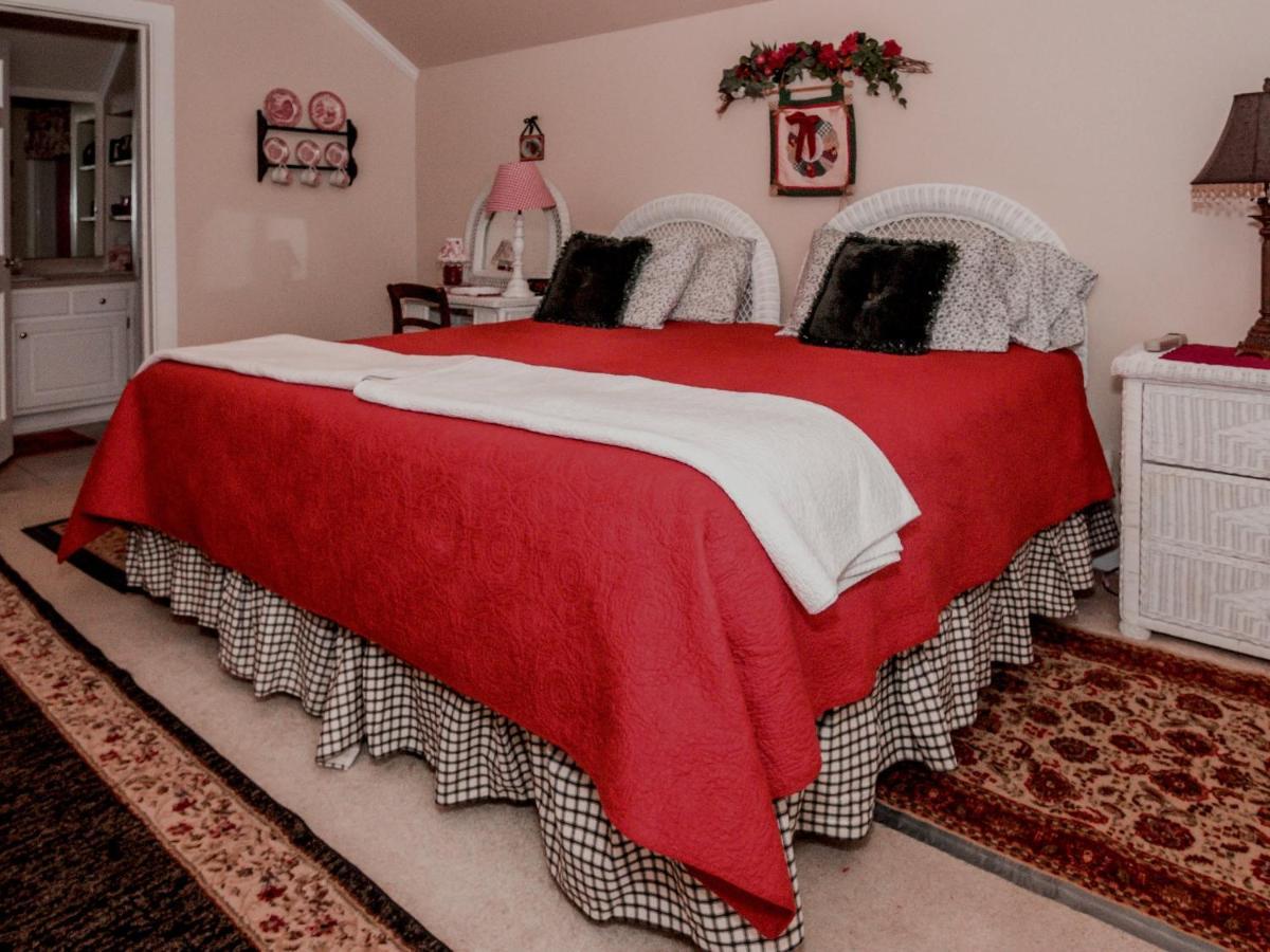 Holly House Of Hamilton Bed & Breakfast Bagian luar foto