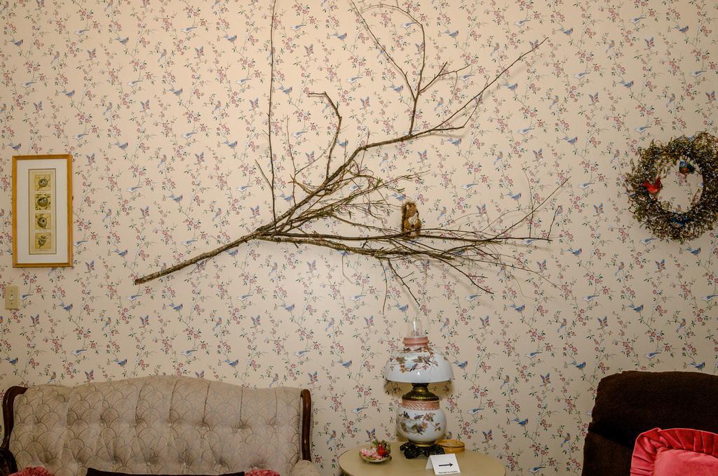 Holly House Of Hamilton Bed & Breakfast Bagian luar foto