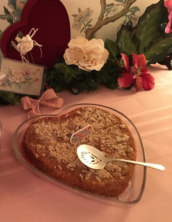 Holly House Of Hamilton Bed & Breakfast Bagian luar foto