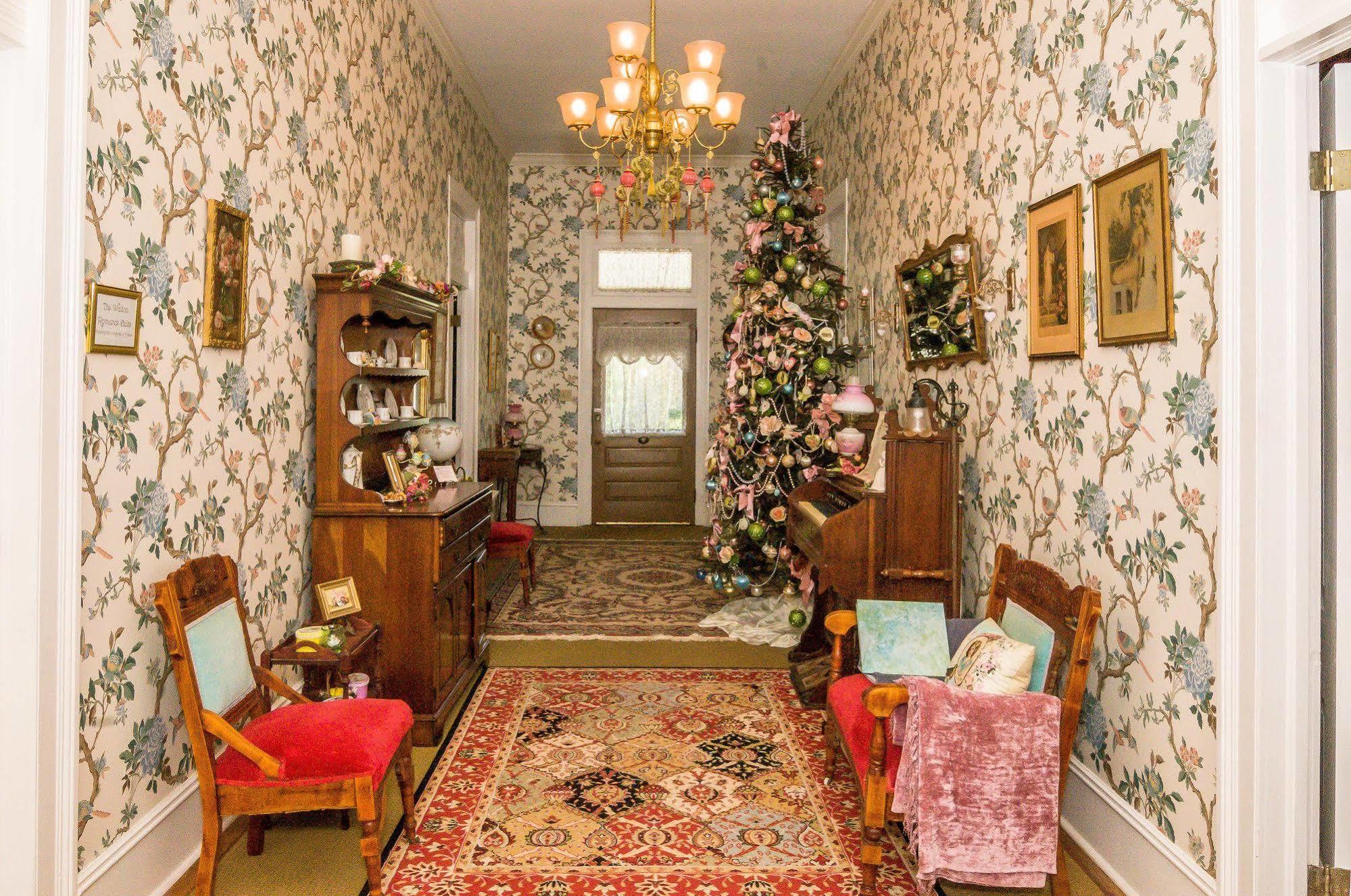 Holly House Of Hamilton Bed & Breakfast Bagian luar foto