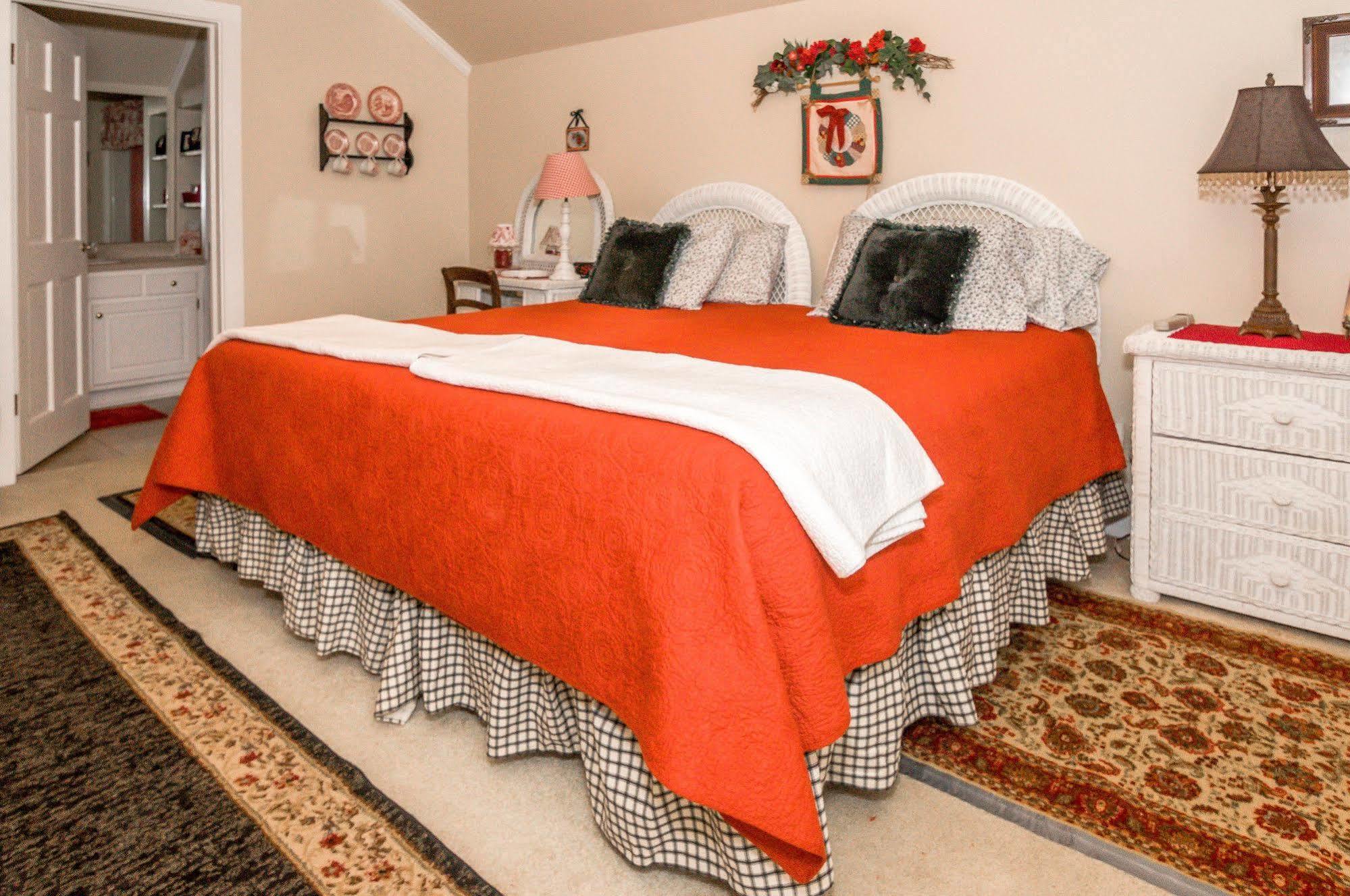 Holly House Of Hamilton Bed & Breakfast Bagian luar foto